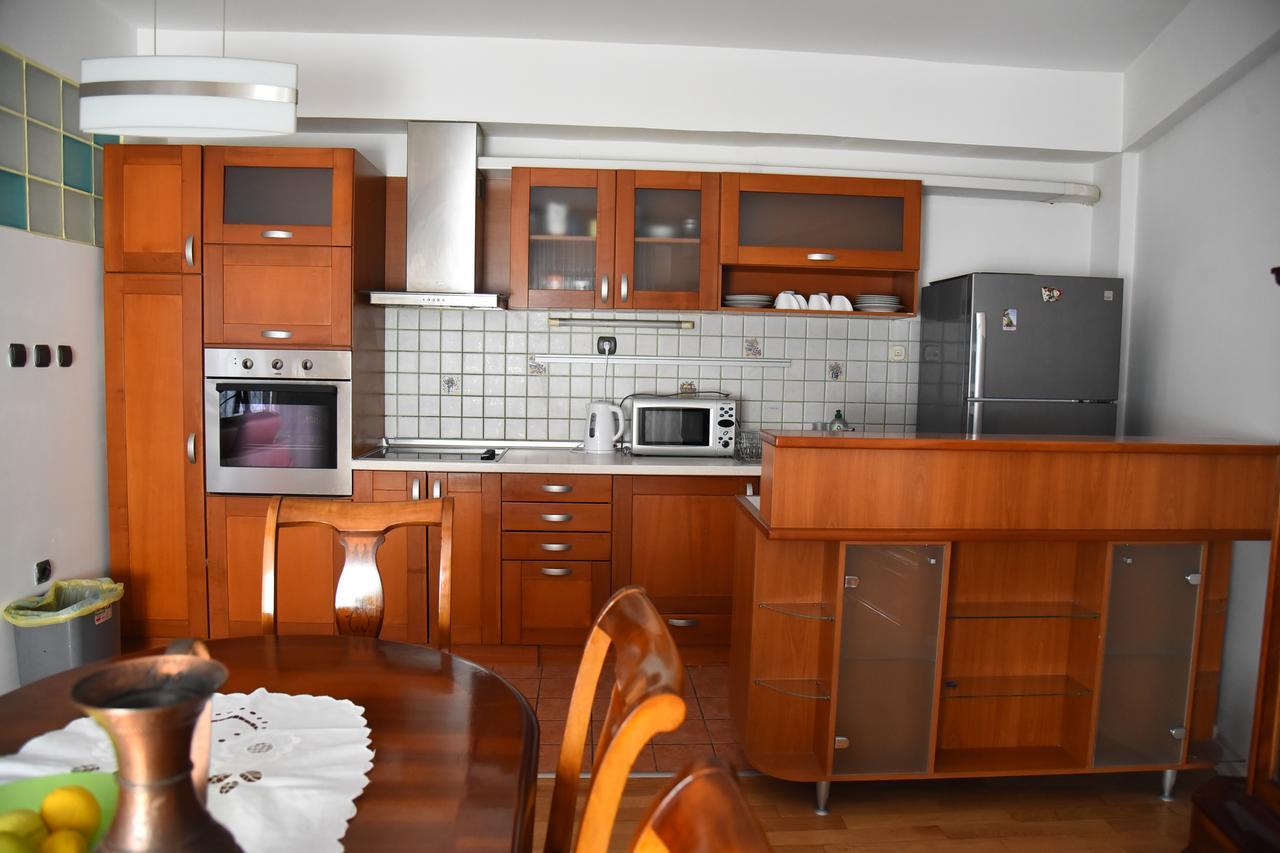 Daire 3 Bedroom With Parking Garage In The Heart Of *